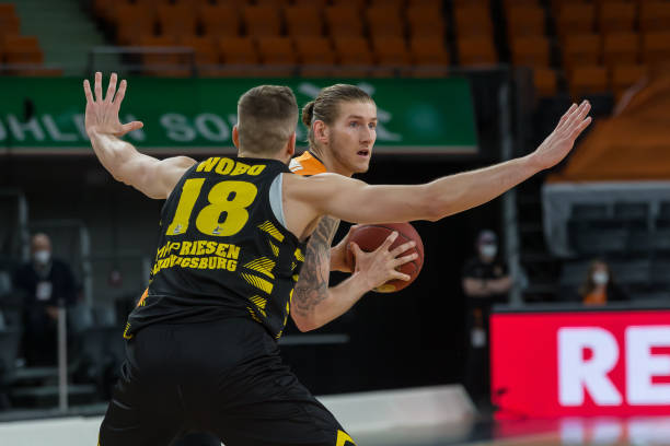 都是枪手阵 都是枪手阵